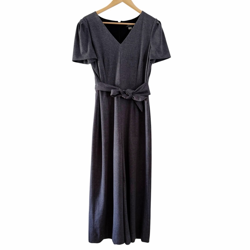 Tahari Jumpsuit Arthur S. Levine Women’s Size 10 Grey Short Sleeve Tie Belt